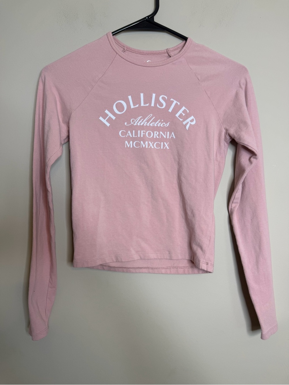 Hollister Soft Light Pink Long Sleeve TShirt Size Small